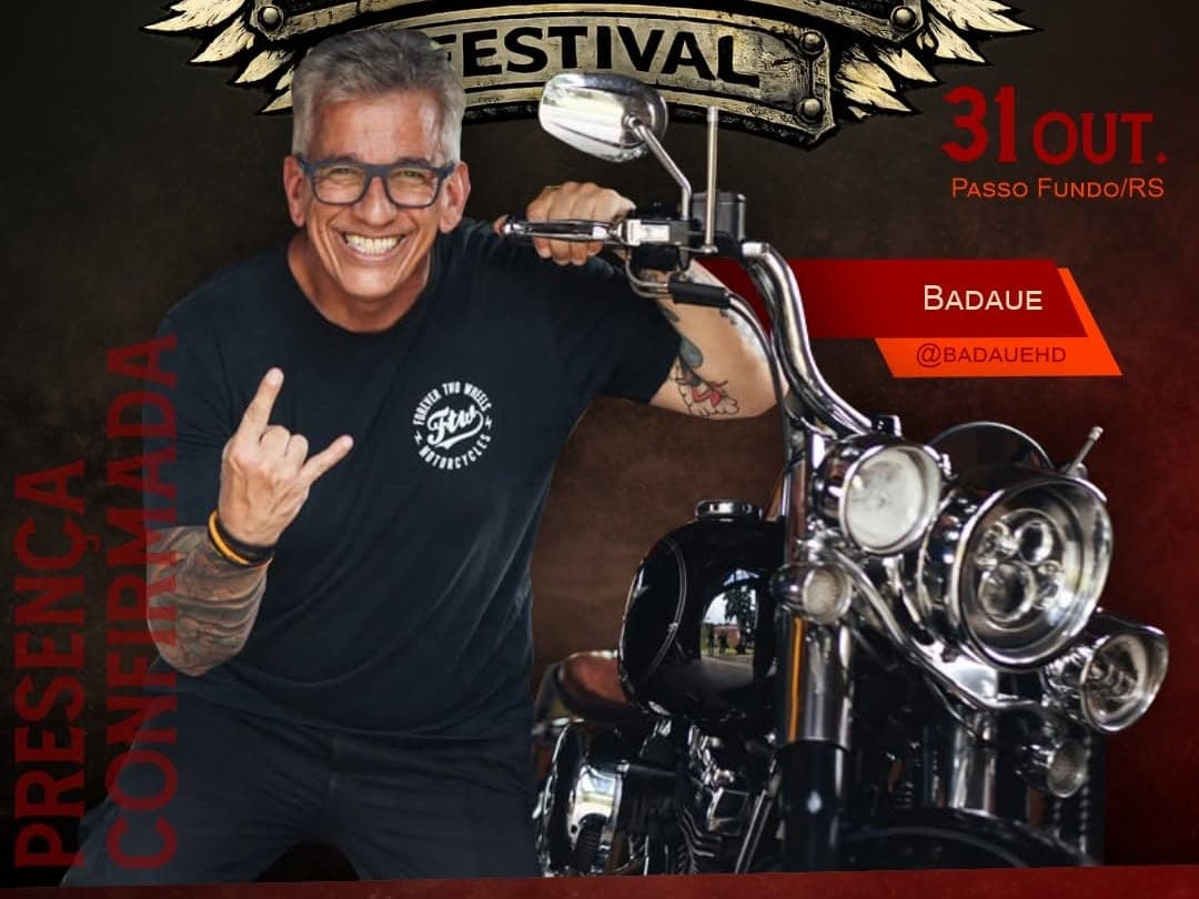 Card oficial do festival com Badaue montado em uma moto custom